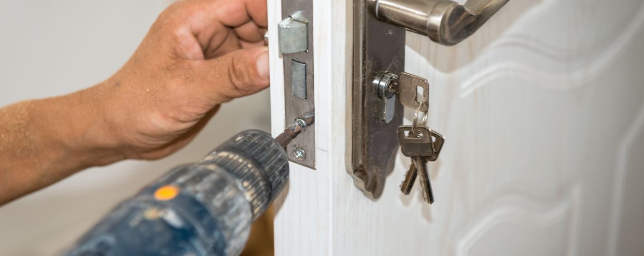Smart Locks vs Traditional Locks | Which Is Right for Your Home?